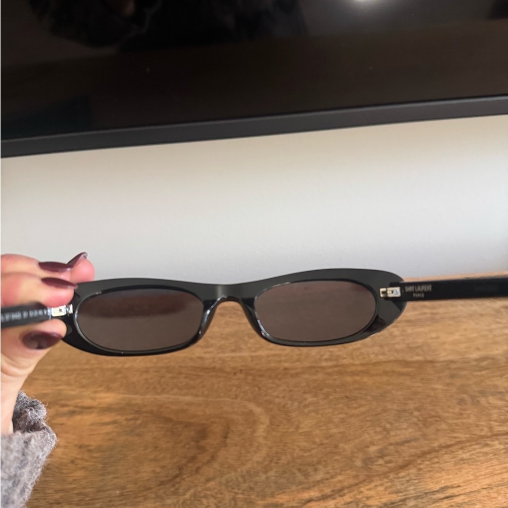 Black Rectangular Sunglasses - Picture 5 of 15